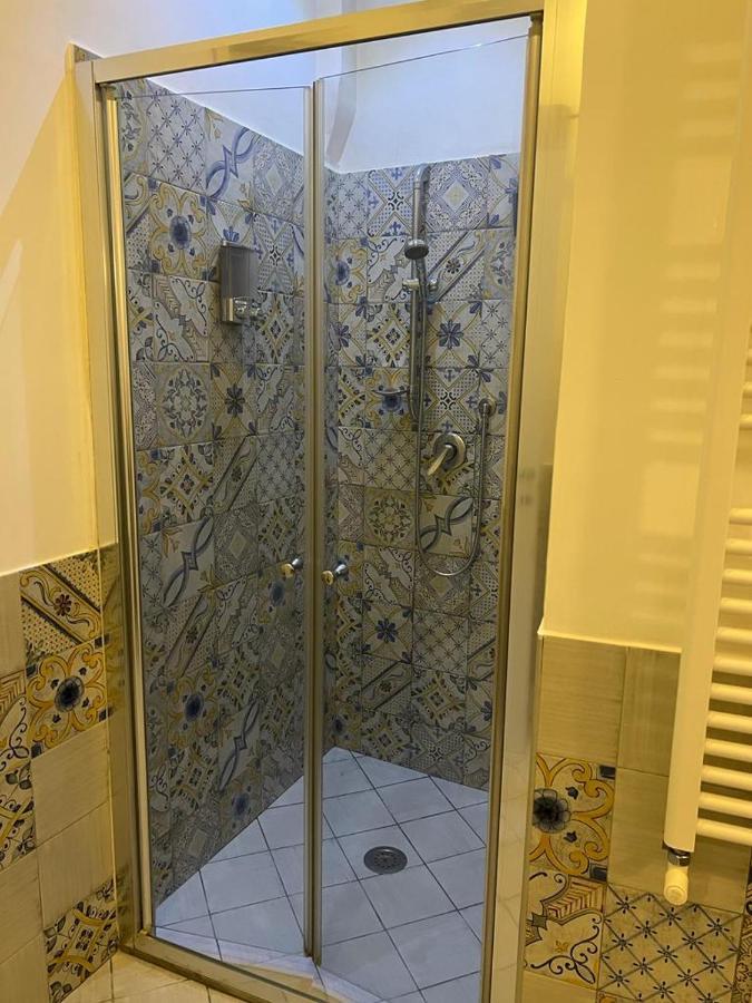 Апартаменты Casa Gaia A Due Passi Dal Duomo Неаполь Экстерьер фото